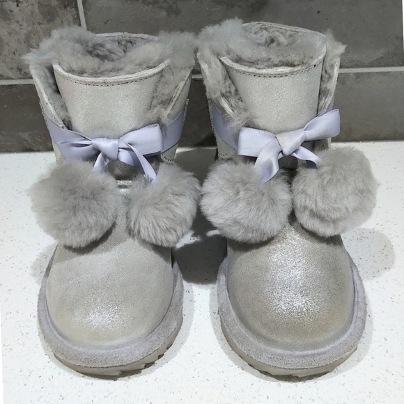 UGG K Gita Metallic Pull-On Boot - Silver - Picture 4 of 9